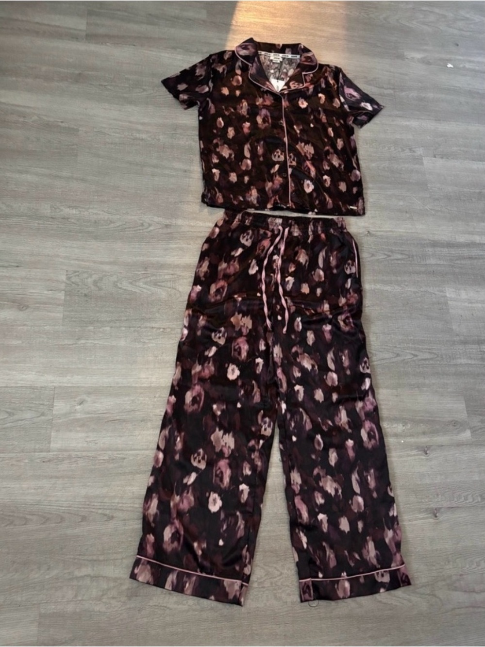 JASON WU Pajamas Women's Medium 2 Piece Top and Pants Set Luxuriously Satin